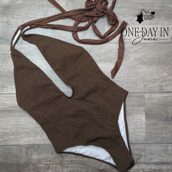 Zaful Deep V Tie Wrap One Piece Swimsuit Size M - Picture 3 of 6